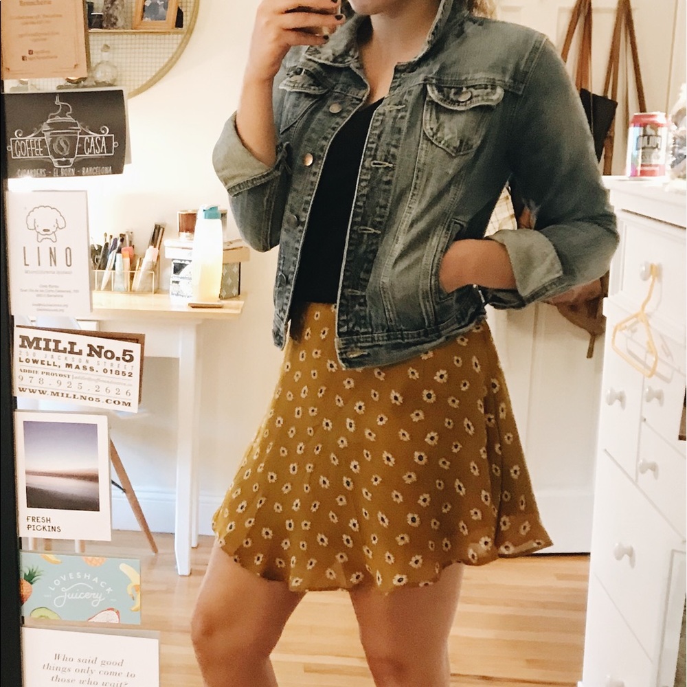NWOT Forever21 Floral Skater Mini Skirt
